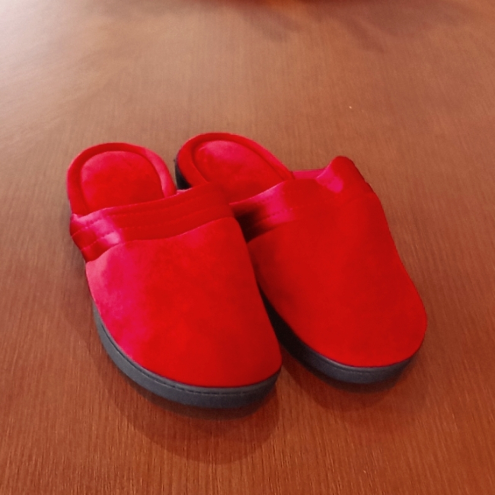 Red Velvet Slippers, Womens, Size 8M - New!
